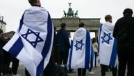 U znak solidarnosti izraelska zastava u Beču, Ljubljani, Pragu