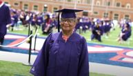 Penzionerka u 78. godini stekla fakultetsku diplomu: Poručila svima - ako mogu ja možete i vi