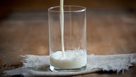 Bolji san, opuštanje i mršavljenje: Zbog čega bi svi trebalo da popiju čašu mleka pred spavanje