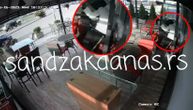 Snimak brutalnog prebijanja u kafiću u Sjenici: Oborili muškarca na pod i udaraju ga iz sve snage