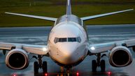 Incident na aerodromu u Londonu: Avion "pao" na nos, na licu mesta Hitne službe