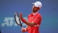 Novak se zahvaljivao publici posle plasmana u finale Serbia opena
