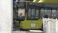 Autobus probio zaštitnu ogradu na stanici u Šapcu i udario u zid kafane: Otkazale mu kočnice?
