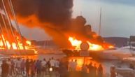 Eksplozija u marini u Hrvatskoj: Gori nekoliko brodova, čulo se više detonacija