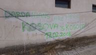 Provokacija u Orahovcu: Grafit na kući povratnika veliča "veliku Albaniju", reagovala i Kancelarija