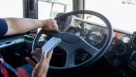 Poražavajući snimci iz autobusa: Vozači jedu pljeskavice, telefoniraju dok voze, kazne za njih 250