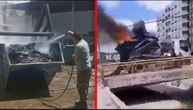Tragikomičan prizor u Novom Pazaru: Kamion prevozio zapaljen kontejner, gradska čistoća odgovorila