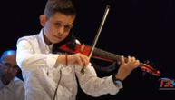 Svi se mole za Jocu: Mladi violinista koji je teško povređen svirao je "Nedelju" na Džejevoj sahrani