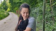 Trudna srpska glumica čuva stoku na selu i šalje moćnu poruku: Ne peglam bore, iz Srbije sam i volim sebe!