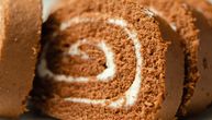 Recept za jednostavan čokoladni rolat: Kremast i sočan, a lako ga prave i početnici u kuhinji