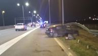 Teška nesreća kod Ostružnice, automobil se zabio u ogradu na auto-putu: Vozač teško povređen