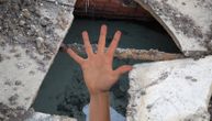 Poznato stanje dečaka (3) koji je upao u septičku jamu u Dobanovcima: Oživljavao ga komšija