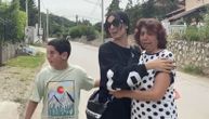 Tanja sa sinovima stigla u Smederevo: Kreće slavlje povodom dolaska dečaka, Tanjina majka plače
