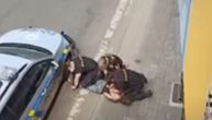 Stanislav glavom krvnički udarao u vrata od kola, isplivao novi snimak uoči brutalnog hapšenja