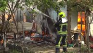 Gore kuće u Gračanici, evakuisano stanovništvo: Tamo gde je vatra buknula, i dalje je kritično