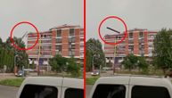 Jak vetar oduvao krov sa bolnice u Pirotu: Delovi se zabadali u drveće
