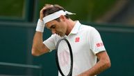 Federerov pakao u 1. kolu Vimbldona: Izgubio dva seta, rival predao na 2:2 zbog povrede kolena
