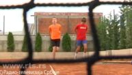 Veliki prijatelji, dečaci Srbin i Albanac, treniraju zajedno tenis u Prištini: Verujemo jedan drugom