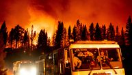 Diksi, najveći požar u Kaliforniji, "guta" domove: Sravnio sa zemljom 10 kuća i ide ka zapadu
