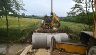 Meštani sela Kalenić 7 godina trpe posledice poplava: Zbog oštećenog mosta ne mogu da priđu njivama