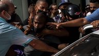 SAD traže puštanje pritvorenih demonstranata sa Kube: Svet gleda kako hapsite i tučete svoje građane