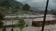 Obilne kiše izazvale poplave u Rumuniji: Iz reke izvađeno telo jednog muškarca