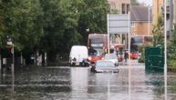 Poplave u Londonu, voda zatvorila osam metro stanica: Telefoni ne prestaju da zvone