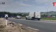 Uzroci teške nesreće u Sevojnu u kojoj je poginula žena se još utvrđuju: Vozač zaspao za volanom?