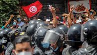 Predsednik Tunisa nakon nasilnih protesta smenio premijera: Članovima parlamenta ukinuo imunitet