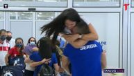 Filmski zagrljaj Milice Mandić i njenog dečka po povratku iz Tokija, sve prštalo od emocija!