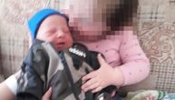 Sahranjena beba koju je majka izbola: Otac na rukama nosio beli kovčeg, ljuljao ga kao nosiljku