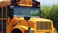 Vozač školskog autobusa upucan u glavu: Tokom napada u vozilu bili i učenici