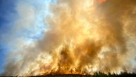 Veliki požar kod Peći: Vatra preti kućama, evakuisano stanovništvo