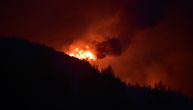 Prestrašni snimci iz Olimpije: Izgorelo najmanje 30 kuća, među povređenima i vatrogasci