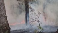 "Gledamo kako gori i molimo se Bogu": Opet bukte požari kod Varoši, domaćinstva ostala bez struje