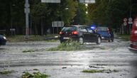 Nevreme tutnji regionom: U Hrvatskoj oluja ruši krovove, u Bosni stabla, stiže i u Crnu Goru