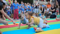 Održana Puzijada, najslađa trka na svetu: Takmičile se 33 bebe, prvi do cilja Jovan, Đurđa i Dunja