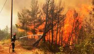 Stravični snimci iz Grčke: Srpski vatrogasci u grotlu požara na Eviji, meštani pravili živi zid