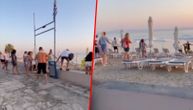 Srpski turisti se bore za ležaljke na plaži u Haniotiju, žena pada glavom u pesak: Da li je moguće?!