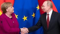 Sastali se Putin i Merkelova: Ruski predsednik uveren da poseta kancelarke nije samo oproštajna