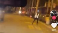 Divljanje u centru Beograda: Zamalo pregazio policajca, uživo prenosio 5 prekršaja koje je napravio