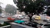 Oluja protutnjala Trebinjem: Ulice potopljene, jak vetar lomio grane drveća