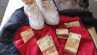 Turčin pokušao da prokrijumčari 60.000 evra: Novac krio u torbici, jakni, čak i patikama