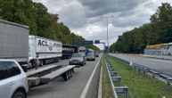 Kamioni iz Srbije zaglavljeni na Batrovcima: "Čekamo maltene 24 sata, ne znamo zašto"