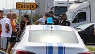 Policijska barikada na izlazu iz Podgorice, kolona vozila ka Cetinju: Raste tenzija u Crnoj Gori