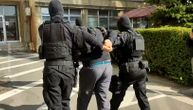 "Ruke gore! Koga imaš u stanu?": Snimak hapšenja 13 osoba koje su privedene nakon ubistva MMA borca