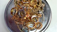 Više od kilogram zlata, narukvica, ogrlica: Na graničnim prelazima pronađen nakit vredan 26.000 evra