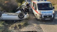 Fotografije teške nesreće kod Đurđeva: Vatrogasci seku smrskana vozila da dođu do putnika u kanalu