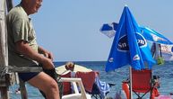 Stariji čovek sede kose viđen na plaži u Paraliji: Svima neverovatno liči na Trampa