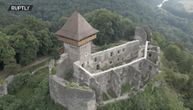 Zamak "vilinskog kralja" u postojbini jednog naroda iz Vojvodine: Tvrđava stoji uprkos vremenu